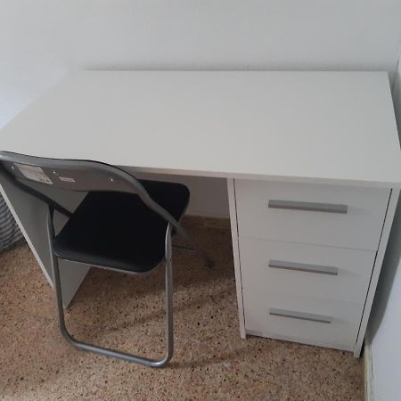 Room In Guest Room - Peaceful Accommodation In Madrid Near Atocha Εξωτερικό φωτογραφία