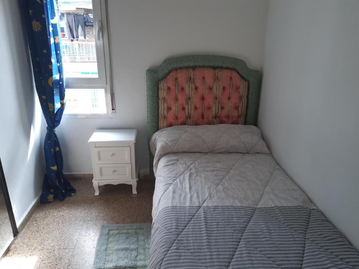 Room In Guest Room - Peaceful Accommodation In Madrid Near Atocha Εξωτερικό φωτογραφία